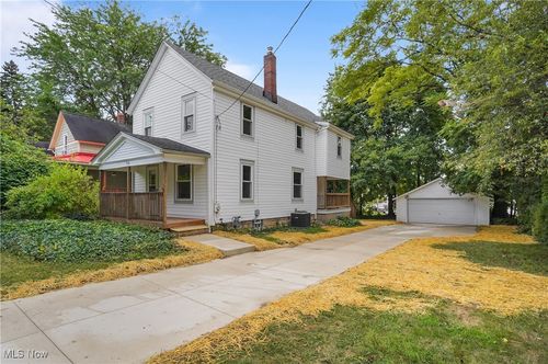 562 Tallmadge Rd, Cuyahoga Falls, OH, 44221-4058 | Card Image