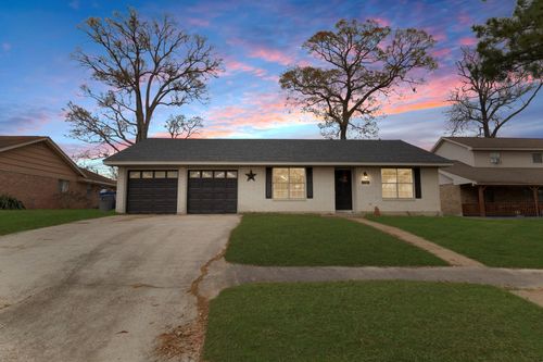 1404 Banbury Cir, Livingston, TX, 77351-3063 | Card Image