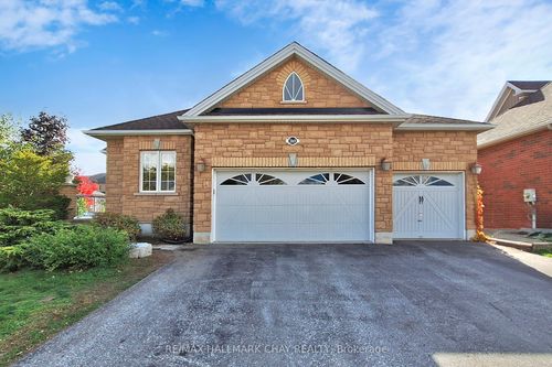 1069 Booth Ave, Innisfil, ON, L9S4X2 | Card Image
