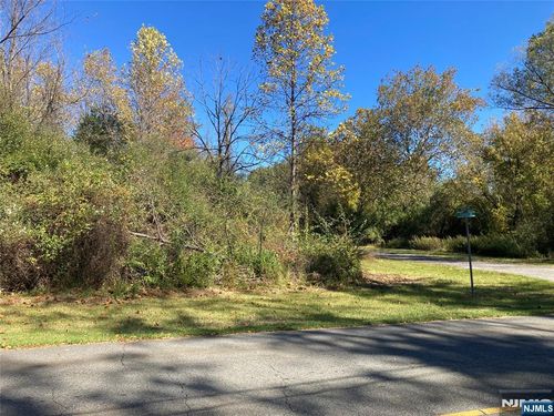 1 Bridge Rd, Columbia, NJ, 07832-2401 | Card Image