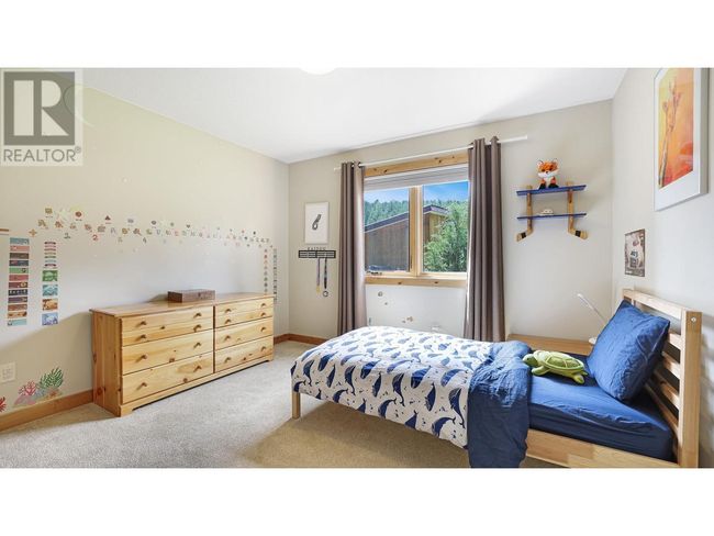 1910 Pineridge Dr, House other with 5 bedrooms, 3 bathrooms and 23 parking in Invermere BC | Image 38