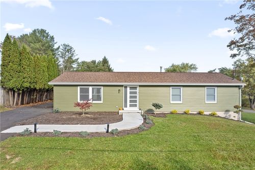 305 Horseshoe Ln, Vestal, NY, 13850-5736 | Card Image