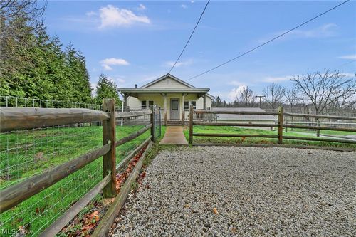 475 Munroe Falls Rd, Tallmadge, OH, 44278-3326 | Card Image