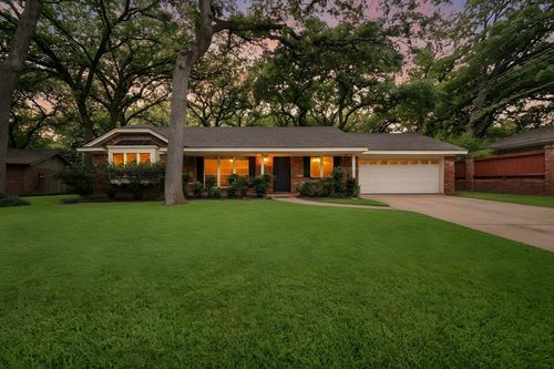 3008 Woodford Dr, Arlington, TX, 76013-1132 | Card Image