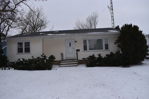 211 N Monroe St, Flanagan, IL, 61740-9046 | Card Image