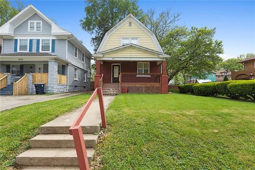 3245 Victor St, Kansas City, MO, 64128-1224 | Card Image