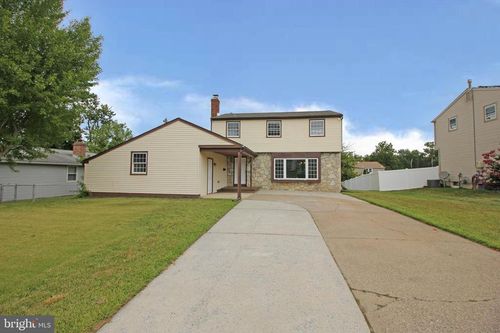 27 W Kennedy Dr, Clementon, NJ, 08021-2768 | Card Image