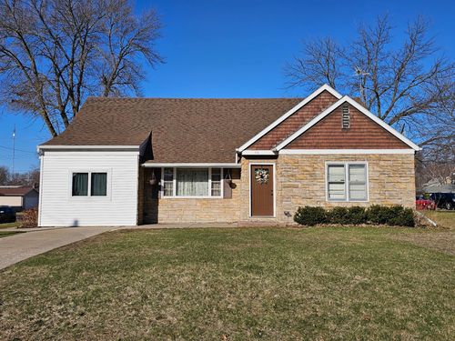 710 S Cherry St, Lamberton, MN, 56152-1133 | Card Image