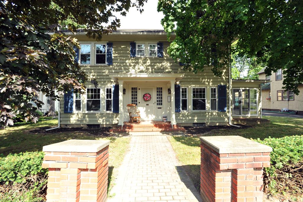 Oakwood Ave, Elmira, NY 14903
