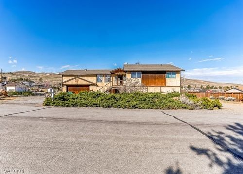 2275 Dakota Way, Reno, NV, 89506-9110 | Card Image