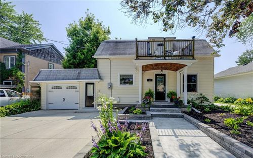 12 Queen St, Baden, ON, N3A2N1 | Card Image