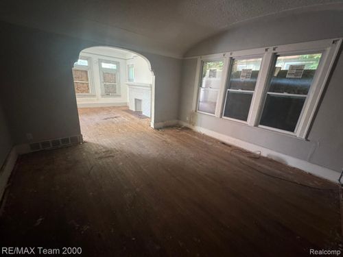 3342 Richton St, Detroit, MI, 48206-1043 | Card Image