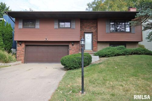 1511 W Queens Court Rd, Peoria, IL, 61614-1705 | Card Image