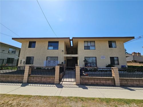 1574 Laurel Ave, Pomona, CA, 91768-2866 | Card Image