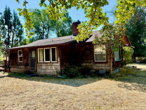 862 Kane St, Klamath Falls, OR, 97603-3922 | Card Image