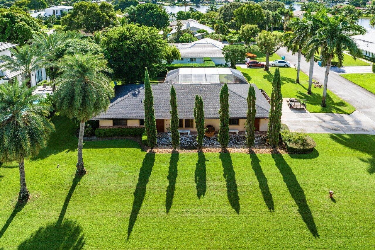 Lake Dr, Boynton Beach, FL 33435