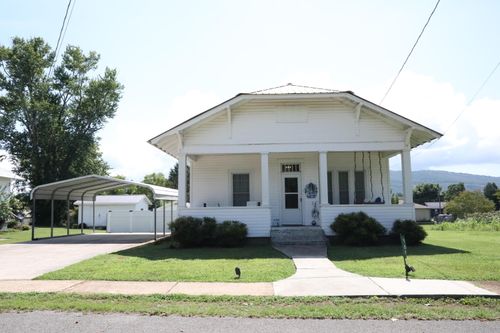188 Howard St, Pikeville, TN, 37367-5724 | Card Image
