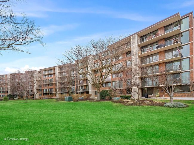 APT-407 - 2 S Atrium Way, Condo with 1 bedrooms, 2 bathrooms and 1 parking in Elmhurst IL | Image 25