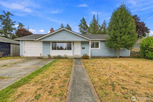 294 Ne Queets St, Oak Harbor, WA, 98277-2899 | Card Image