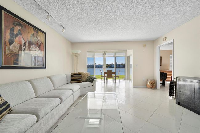 APT-105 - 14112 Huntington Pointe Dr, Condo with 2 bedrooms, 2 bathrooms and null parking in Delray Beach FL | Image 6