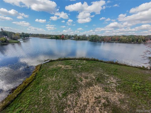 4720 Brunk Dr, Otter Lake, MI, 48464-9755 | Card Image