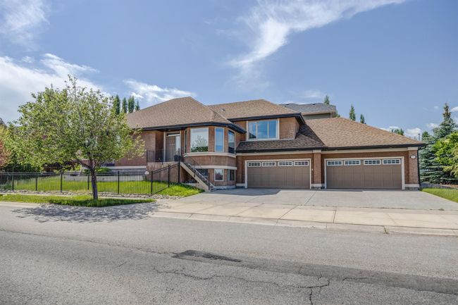 51 Cranridge Bay Se, Home with 3 bedrooms, 3 bathrooms and 8 parking in Calgary AB | Image 1