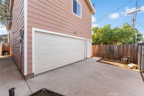6834 Quinton Ln, Tujunga, CA, 91042 | Card Image