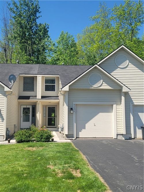 4231 Anguilla Dr, Liverpool, NY, 13090-1066 | Card Image