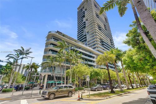 2705-121 Ne 34th St, Miami, FL, 33137-3852 | Card Image