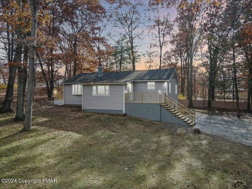 260 Wynding Way, Bushkill, PA, 18324 | Card Image