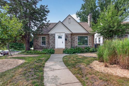 1100 Montana Ave W, Saint Paul, MN, 55108-2245 | Card Image