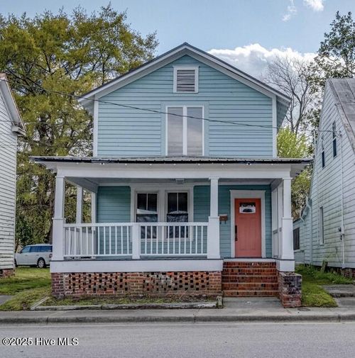 223 E Martin Luther King Jr Dr, Washington, NC, 27889-5013 | Card Image