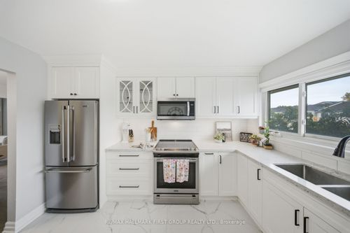16-1958 Rosefield Rd, Pickering, ON, L1V3A9 | Card Image