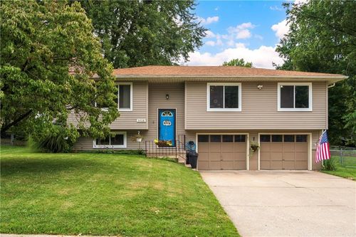 3018 Dover St, Saint Joseph, MO, 64506-1133 | Card Image