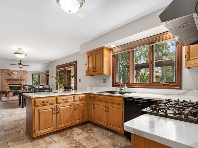 279 N Division St, House other with 4 bedrooms, 3 bathrooms and 2 parking in Braidwood IL | Image 10