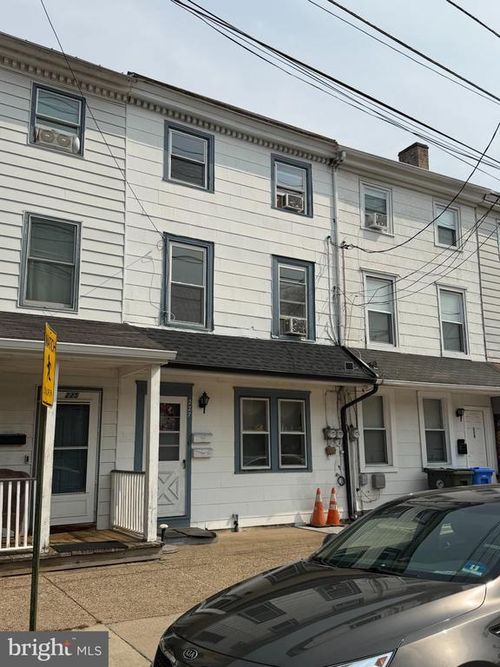 2-227 E Broad St, Burlington, NJ, 08016-1722 | Card Image