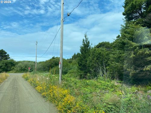  Oregon Coast Hwy, Yachats, OR, 97498 | Card Image