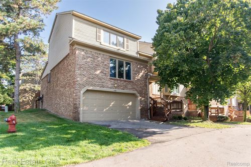 4161 Breckenridge Dr, West Bloomfield, MI, 48322-4426 | Card Image