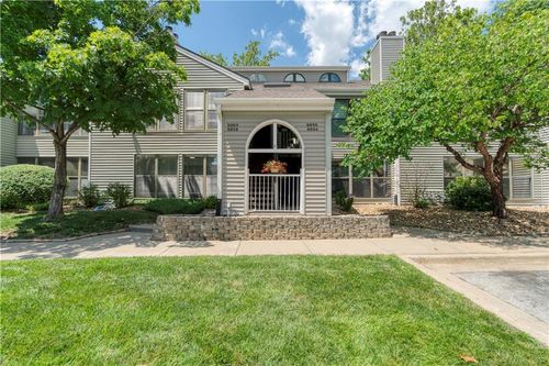8858 W 106th Terrace, Overland Park, KS, 66212 | Card Image