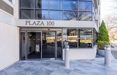 apt-4d-100 Great Neck Rd, Great Neck, NY, 11021-3348 | Card Image