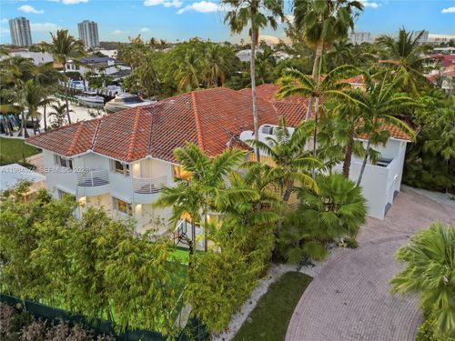 3401 Ne 165th St, North Miami Beach, FL, 33160-3812 | Card Image