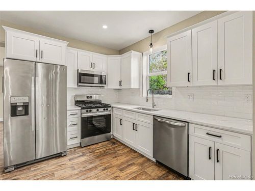 4428 Elizabeth St, Denver, CO, 80216-3934 | Card Image