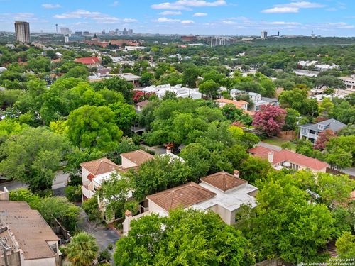 207 Grandview Pl, Alamo Heights, TX, 78209-5825 | Card Image