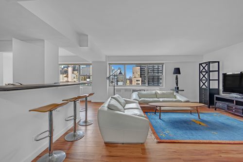 18a-333 E 46th St, New York, NY, 10017-7431 | Card Image