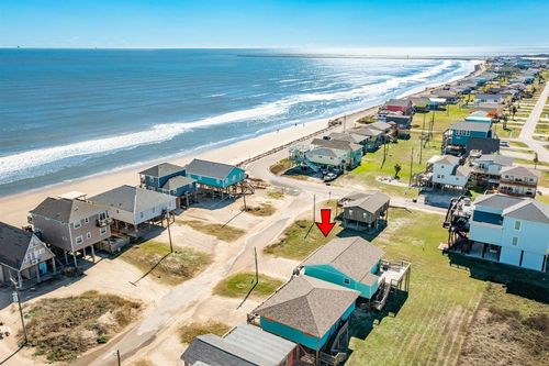 114 Beach Dr, Surfside Beach, TX, 77541-7941 | Card Image