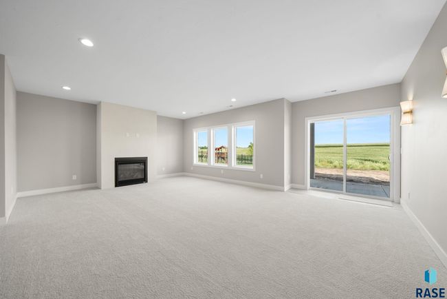 6604 E Hawker Cir, House other with 5 bedrooms, 4 bathrooms and null parking in Sioux Falls SD | Image 39