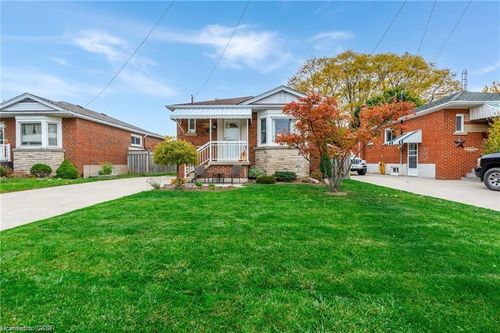 {{alt}} | Card Image