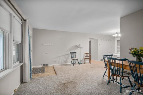 99 Park St, Oswego, IL, 60543-9005 | Card Image