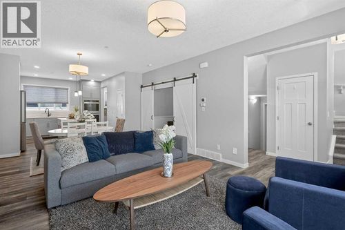 31 Lucas Blvd Nw, Calgary, AB, T3P1H8 | Card Image
