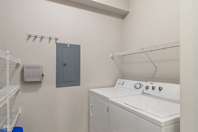 New flooring in laundry room/pantry, washer and dryer included | Image 27